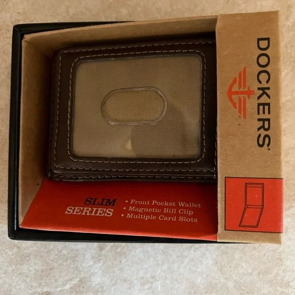 Dockers Men’s brown leather wallet - Used but okay - Picture 1 of 7